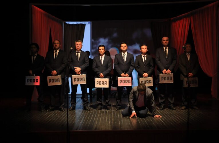 ПОРА: ҚЎЧҚОР НОРҚОБИЛНИНГ АСАРИ КАТТАҚЎРҒОНДА САҲНАЛАШТИРИЛДИ