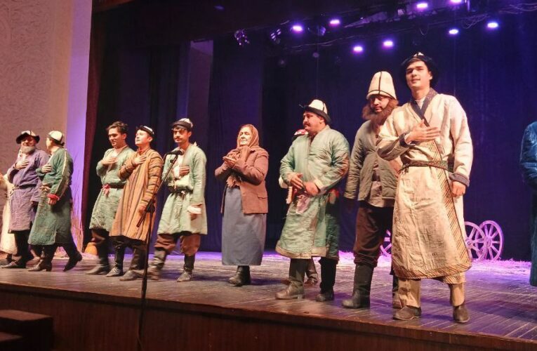 TEATR — YURAK UCHUN OCHILGAN KITOBDIR