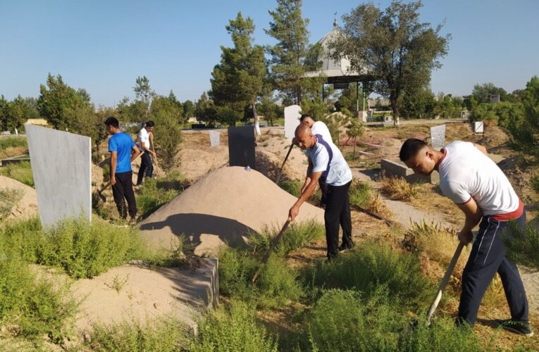 “Dolzarb 40 kunlik”: Dashtbozor qabristonida keng ko‘lamli hashar o‘tkazildi