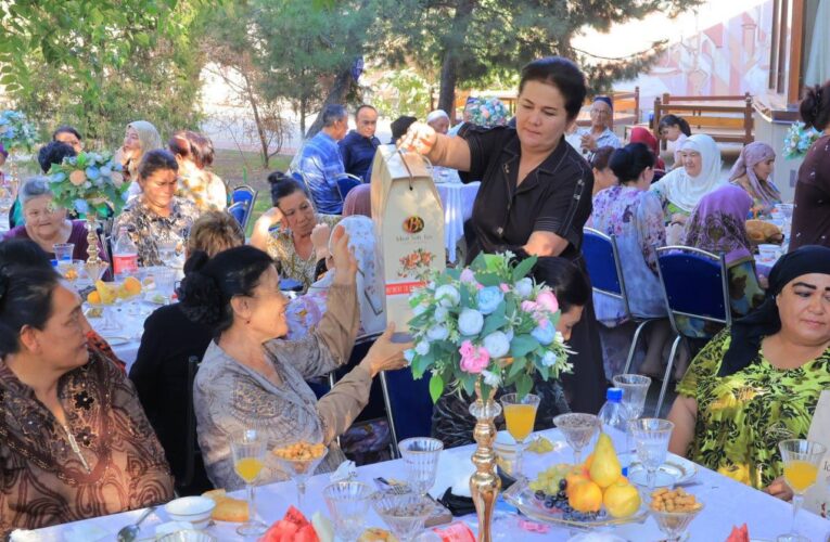 Mustaqillik shukuhi: Kattaqo‘rg‘onda mehr-muruvvat tadbiri o‘tkazildi